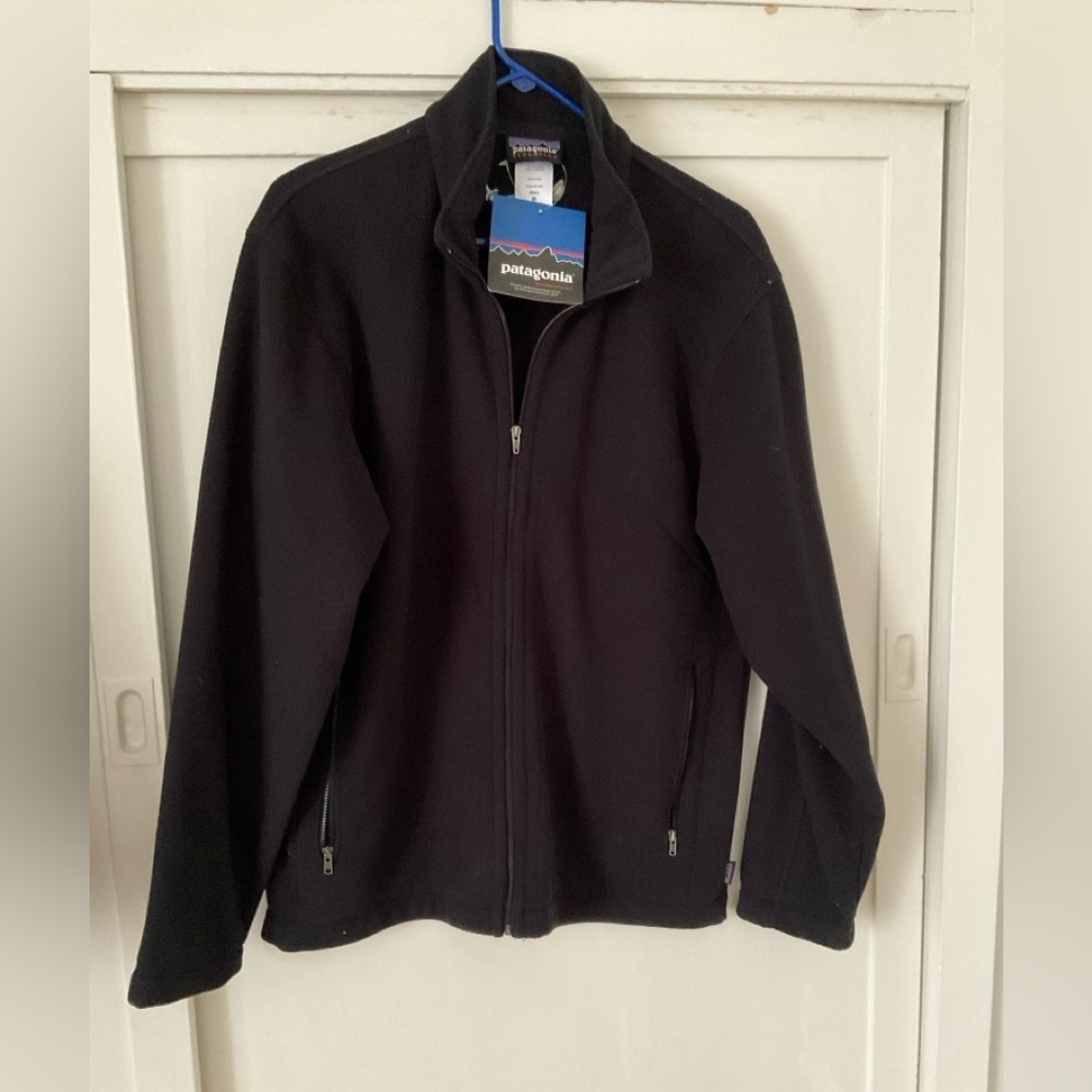 Pirates of the Caribbean Movie Fleece zip up jacket Patagonia. Men’s M. NWT
